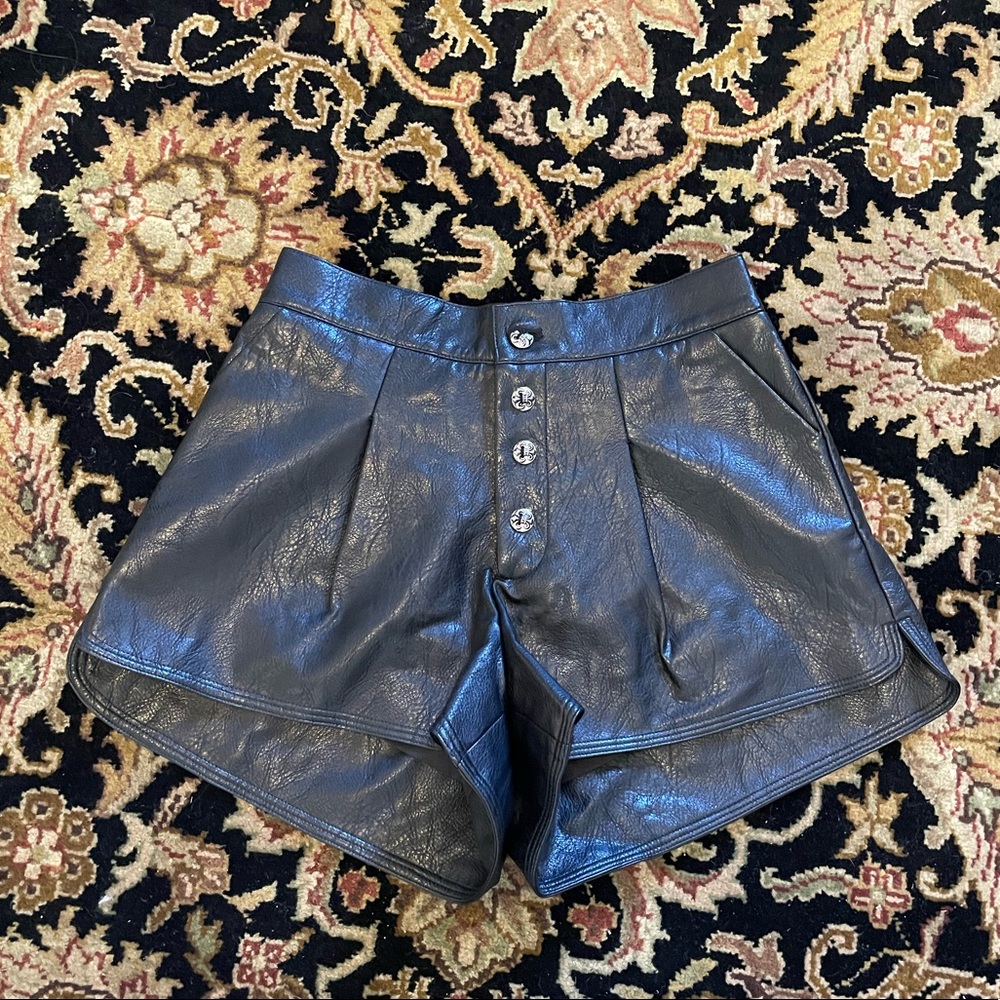 Molly Bracken fake leather shorts